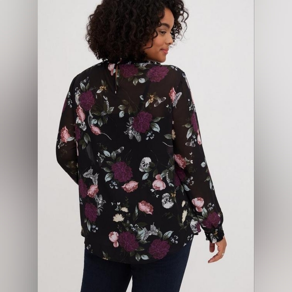 Torrid 5 smocked mock neck chiffon top - Picture 6 of 6